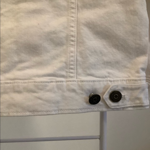 Janie and Jack NWT white denim jacket - Picture 7 of 9